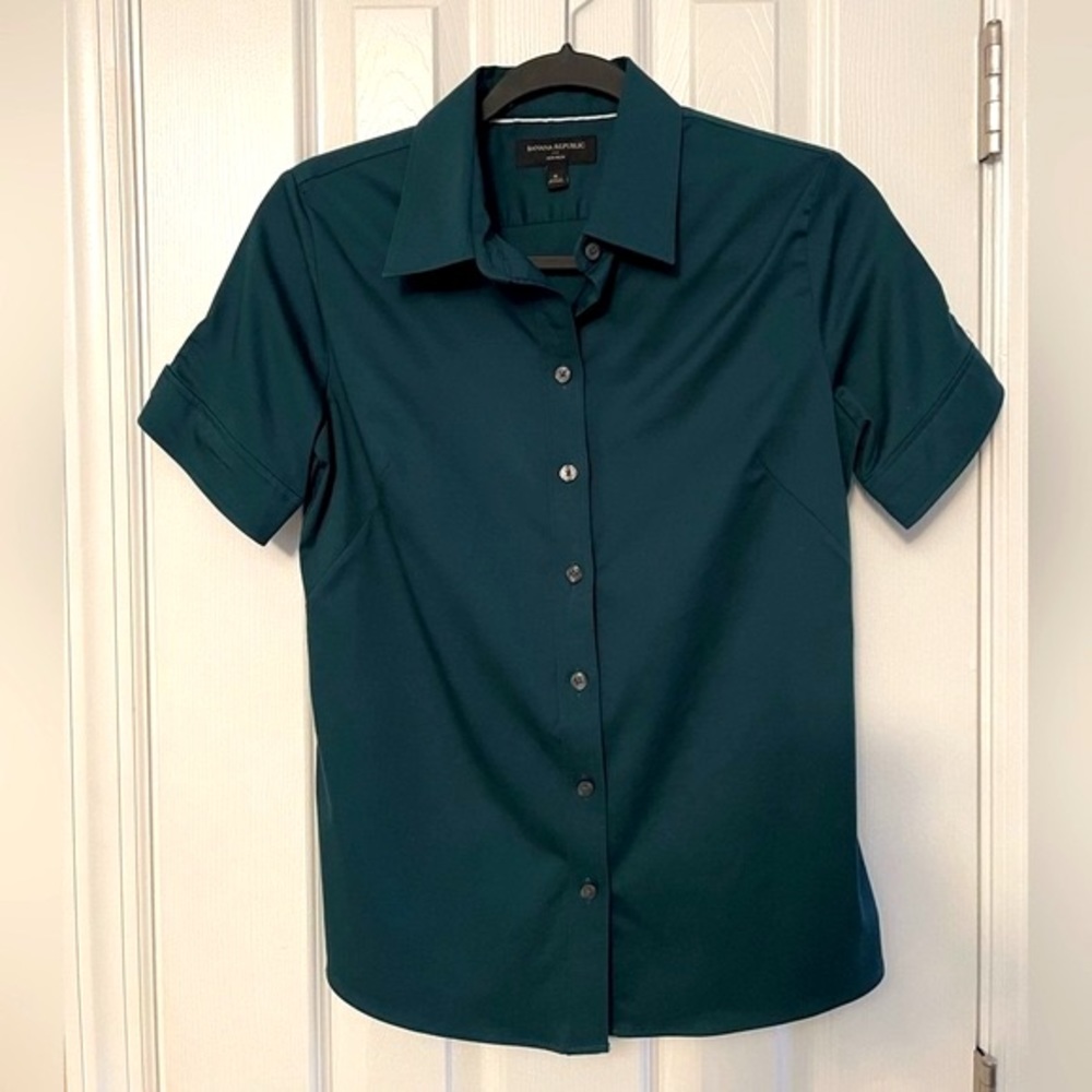 Banana Republic Button Down Blouse